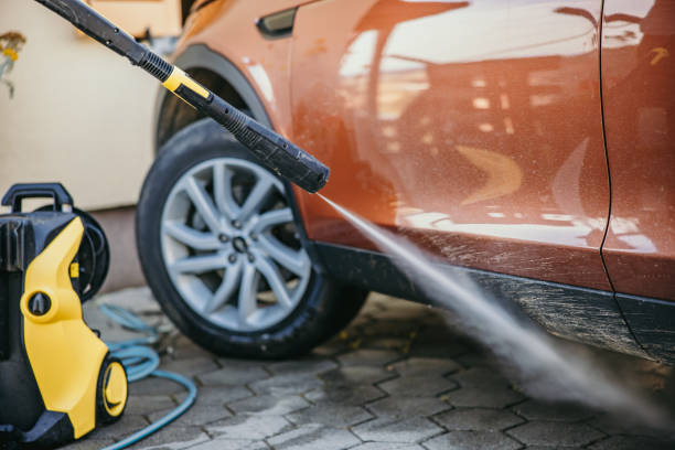 Best Garage Pressure Washing  in Colfax, IL